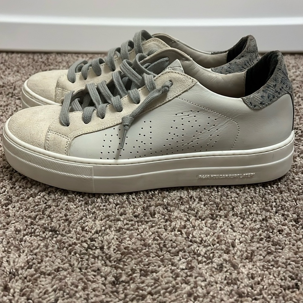 P448 Grey leather and suede sneaker. Platform sole size 38